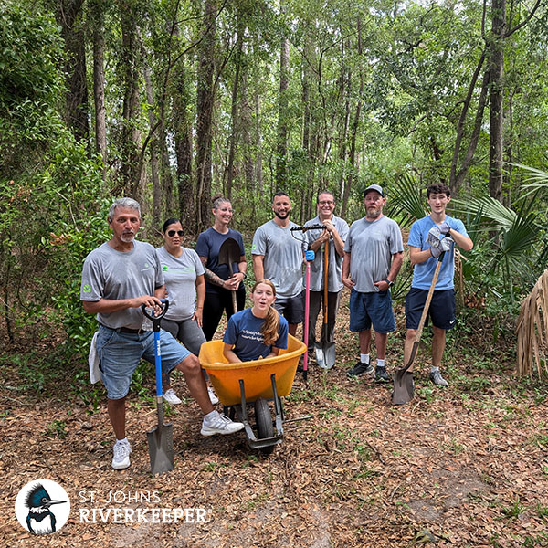 volunteer group at Riverview Park service day